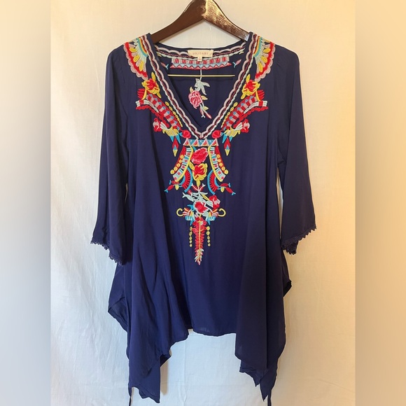 Solitaire Tops - Preowned Solitaire Embroidered V-Neck Tunic Top with Waistband - Navy - Sz L